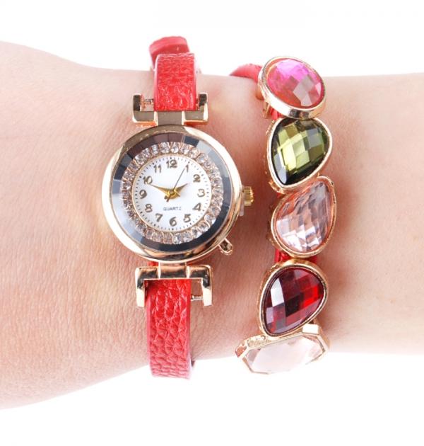 Червен часовник с цветни камъни