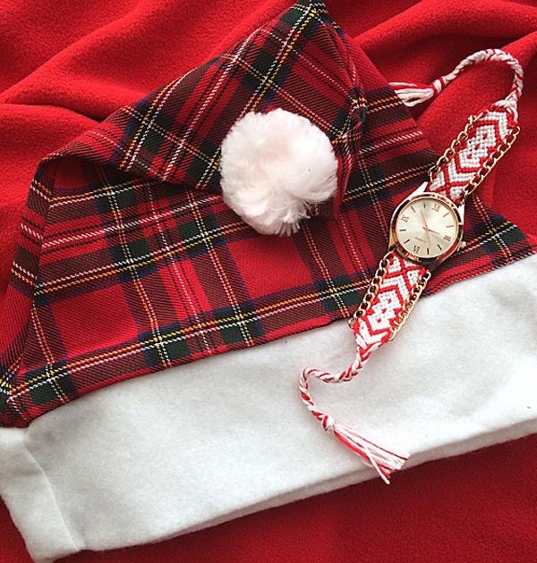 Комплект от шал, шапка и часовник