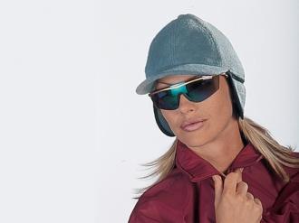 Шапка зимна шест панелна с уши 